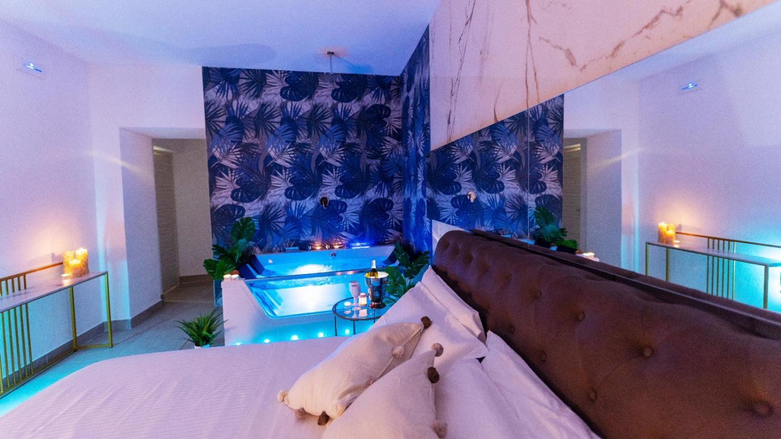 Mazzini Luxury Jacuzzy Suite Catania Bagian luar foto