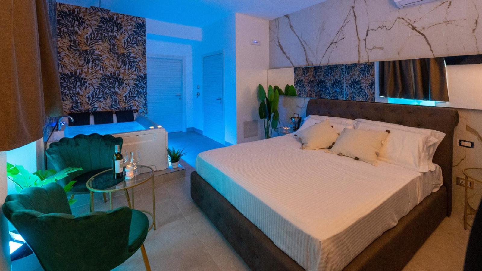 Mazzini Luxury Jacuzzy Suite Catania Bagian luar foto
