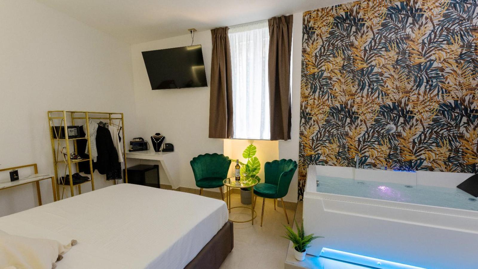 Mazzini Luxury Jacuzzy Suite Catania Bagian luar foto